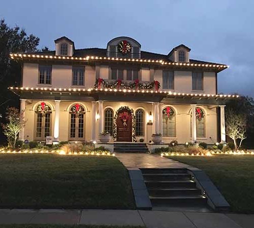 Reasons to Hire Someone to Handle the Installation of Your Commercial Christmas Décor