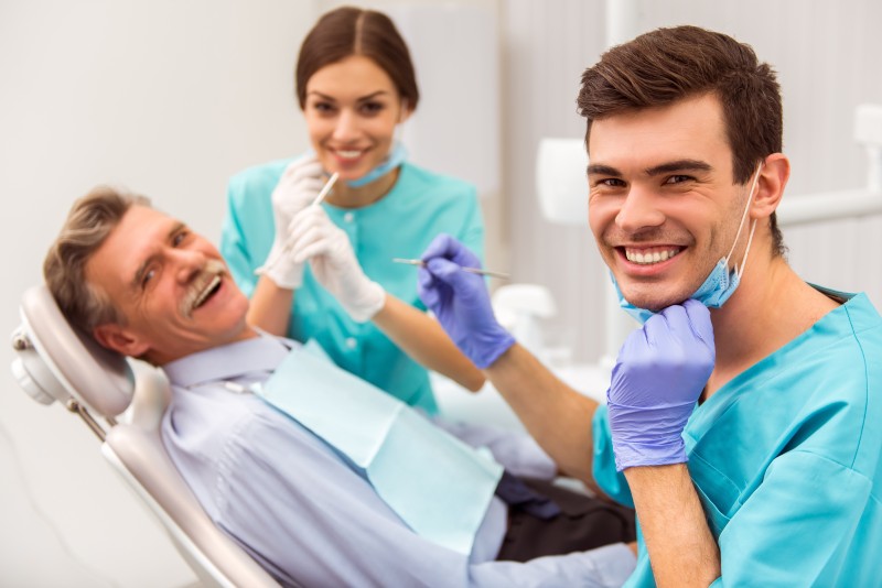 3 Simple Reasons Why You Should See a Cosmetic Dentist in Chicago