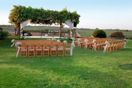 3 Decorating Tips For Your Outdoor Wedding at Any Bridgeview Venue