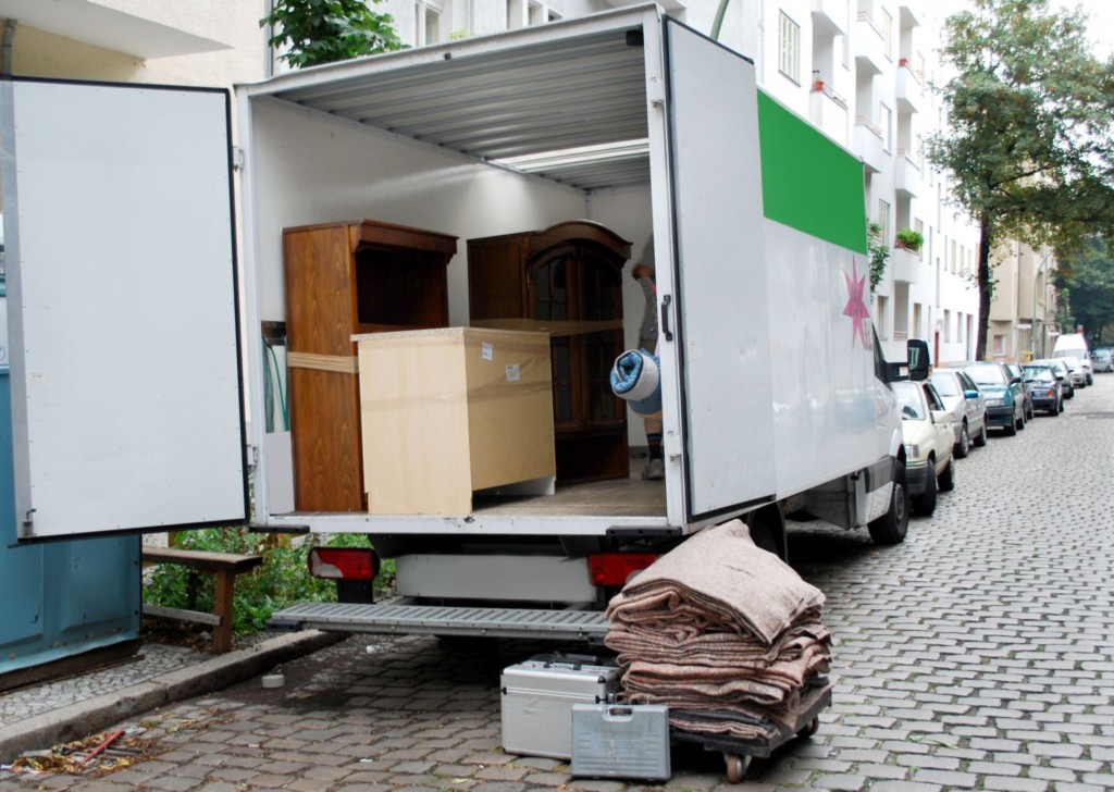 Enjoy a Stress-Free Move in Miami by Working With Moving Professionals