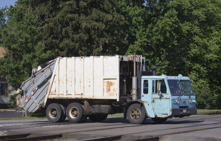 Benefits of Hiring a Service for Trash Removal in Edison