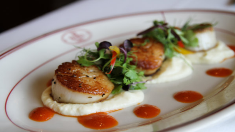 A Fresh and Delicious Seafood Restaurant Near Saint Paul