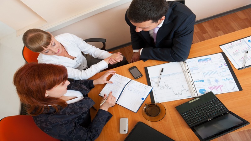 Why Restaurant Payroll Needs More Than a Standard Pay Cycle
